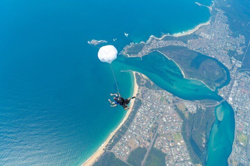 Skydive Sydney-Newcastle up to 15,000ft Tandem Skydive