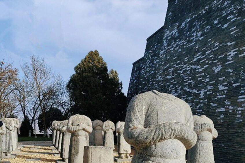 Private Day Tour from Qianling Mausoleum and Famen Temple