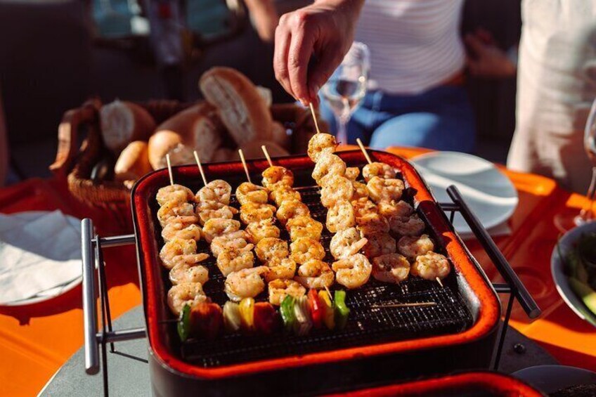 Self-Drive BBQ Boat Hire Mandurah - Group of 3 - 6 people