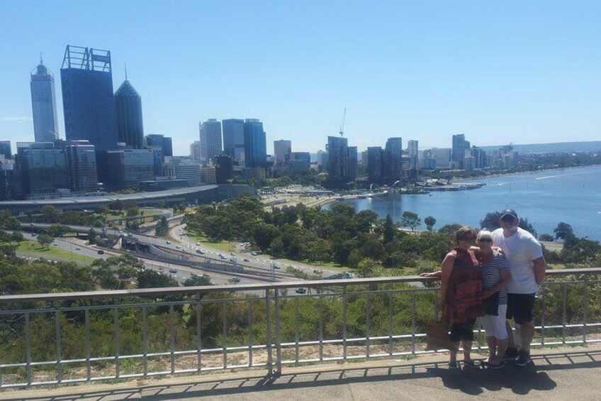 Very Best of Perth Tour - Wildlife Park & City Highlights Tour