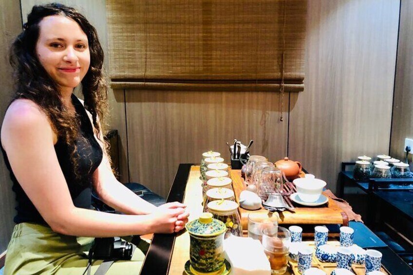 3-Hour Private Tour of Hutong, Calligraphy Class and Peking Duck