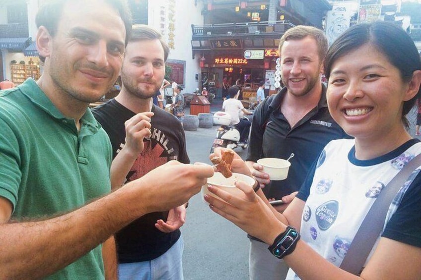 Mini Group: 3-hour Shanghai Street Breakfast Foodie Tour