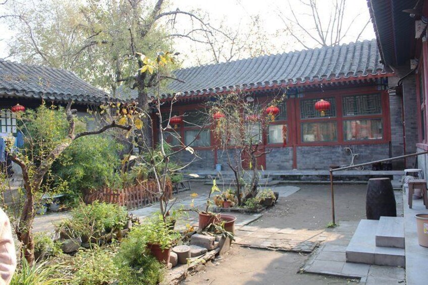 3-Hour Walking Tour to Discover Original Hutongs with A 100% Beijinger