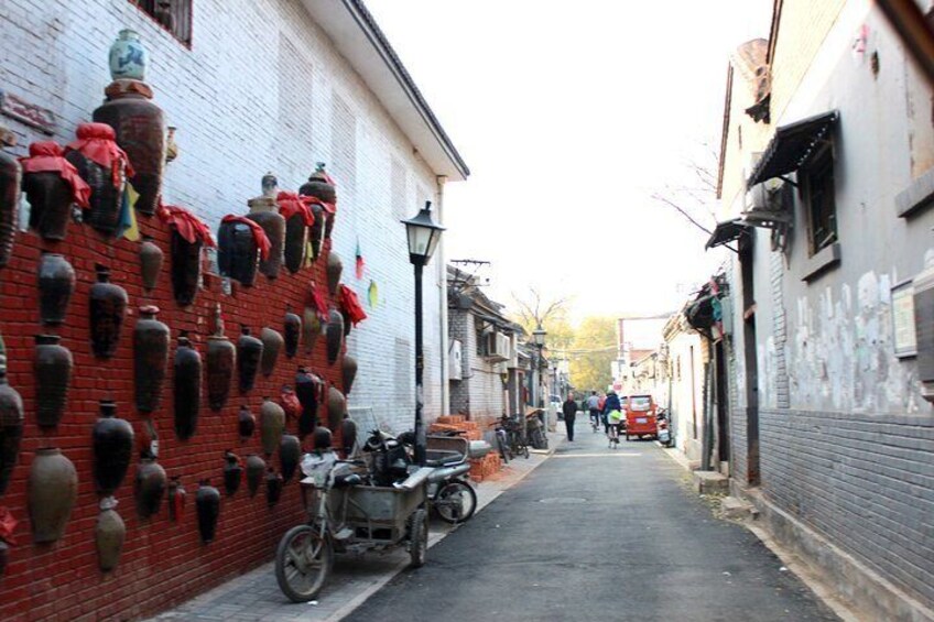 3-Hour Walking Tour to Discover Original Hutongs with A 100% Beijinger
