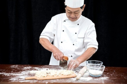 3-Hour Biang Biang Noodles Cooking Class in Xi'an
