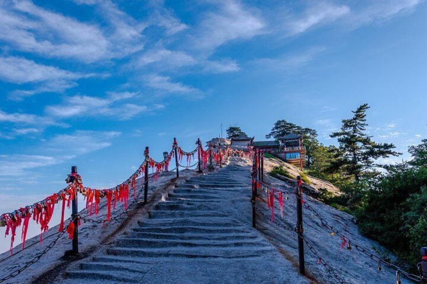 Private Day Tour: Mt. Huashan Adventure from Xi'an