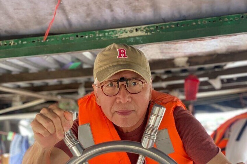 experience local boat in floating market