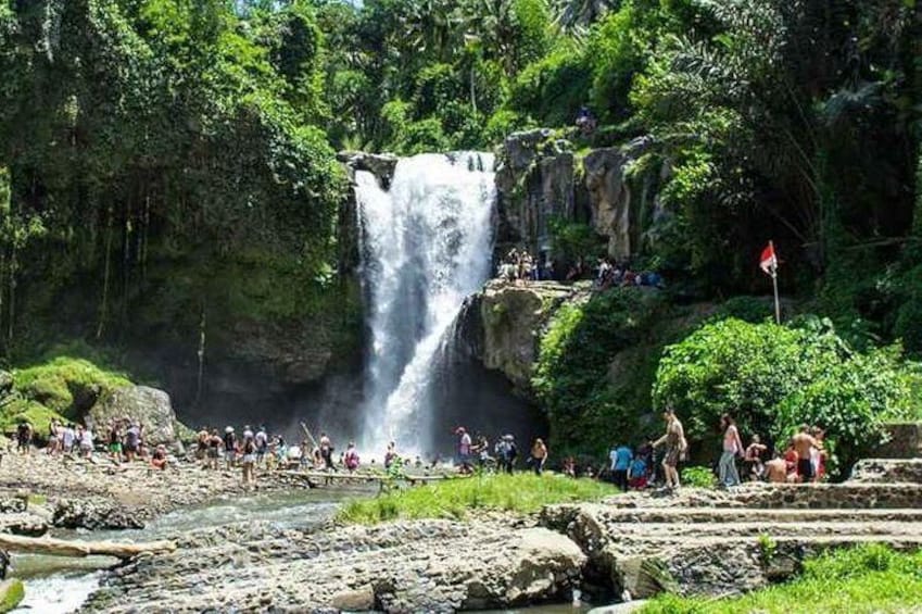 Tegenungan Waterfall