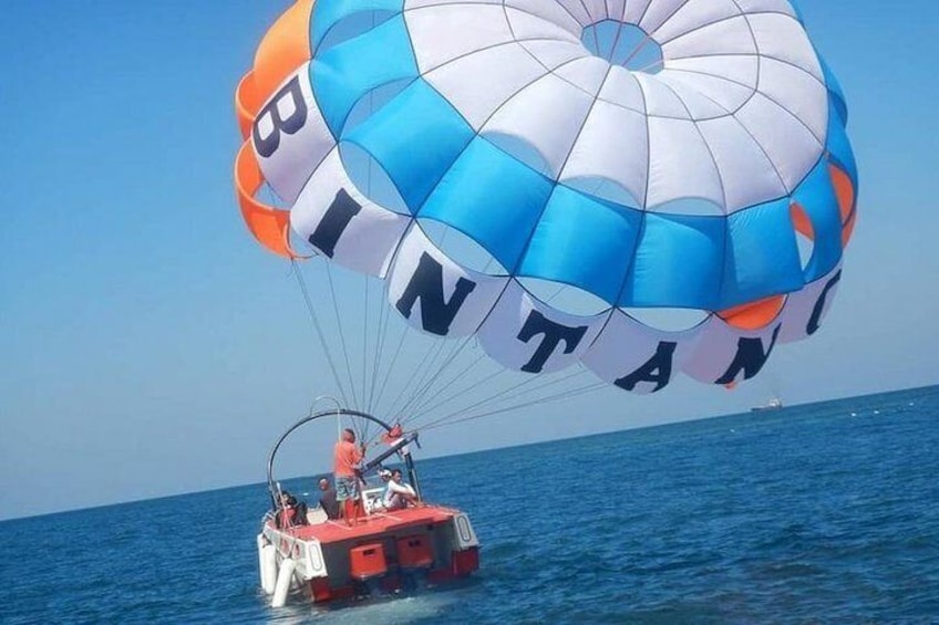 Parasailing in Bali