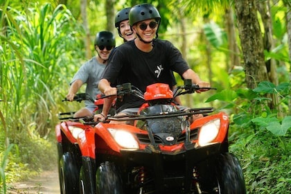 Avontuurlijke dagtour op Bali met quad bikes en rafting