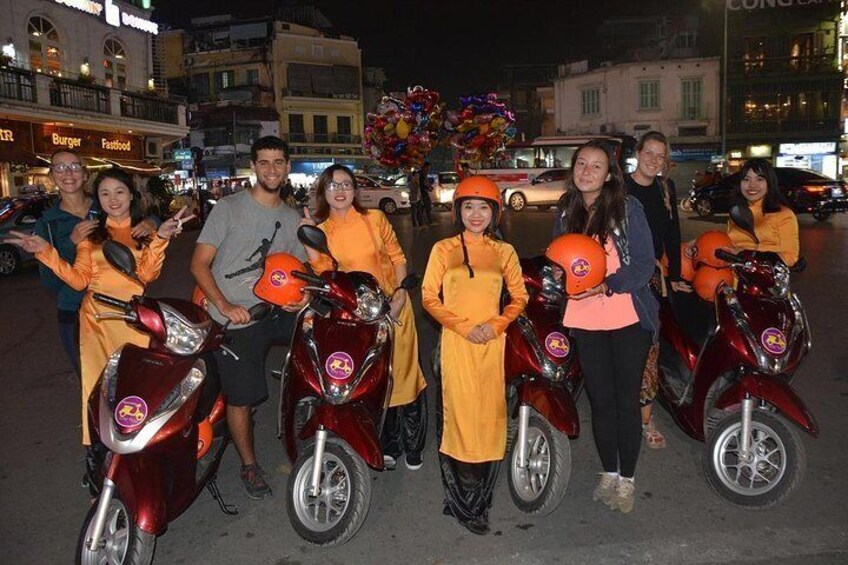 Motorbike City Tours – Hanoi Food and Sights Scooter Tours Led by Women