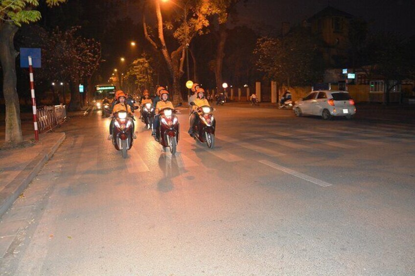 Hanoi By Night Foodie Motorbike Tour