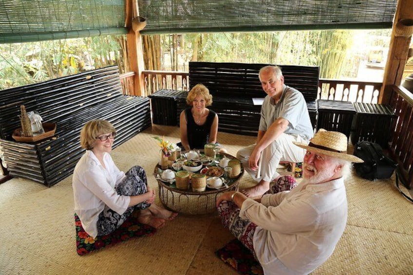 Eating Lao style