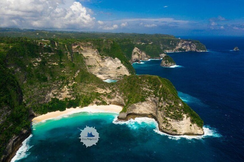 Kelingking cliff - our destination during car tour in Nusa Penida