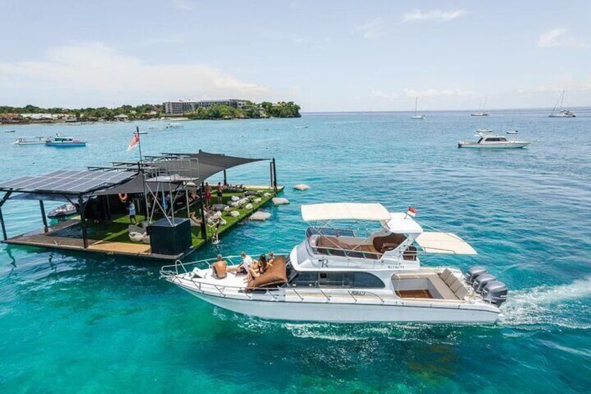 Our fleet has more than ten 13m modern boats