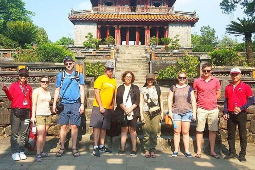 Deluxe group tour