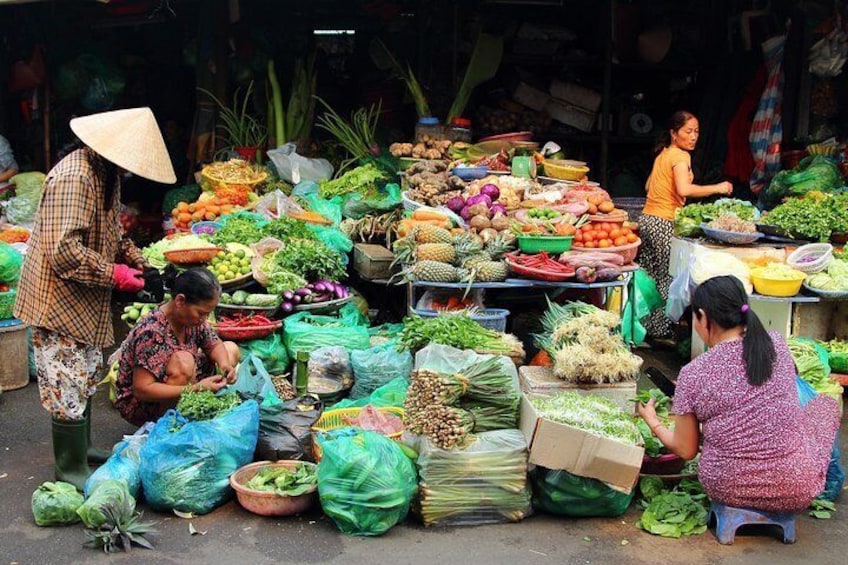 Dong Ba Market