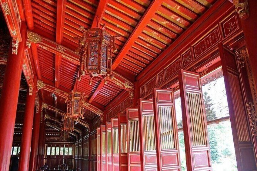 inside hue imperial city