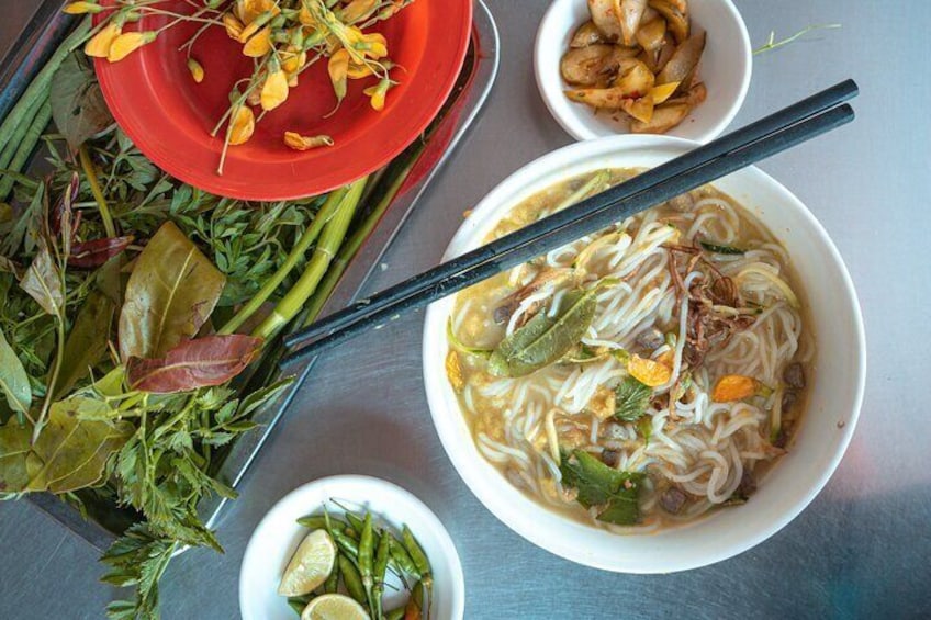 Phnom Penh’s Culinary Underground: Local Food Tour by Tuk-tuk