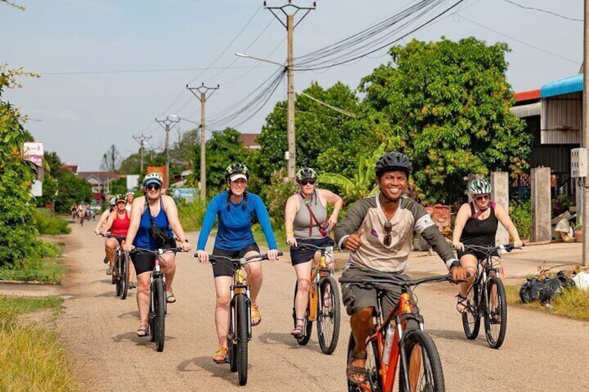 Cycling around The Mekong Island and Lunch with Locals