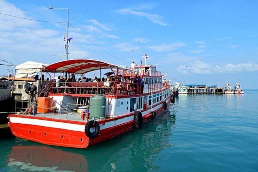 Explore Angthong National Marine Park by Big Boat from Koh Samui