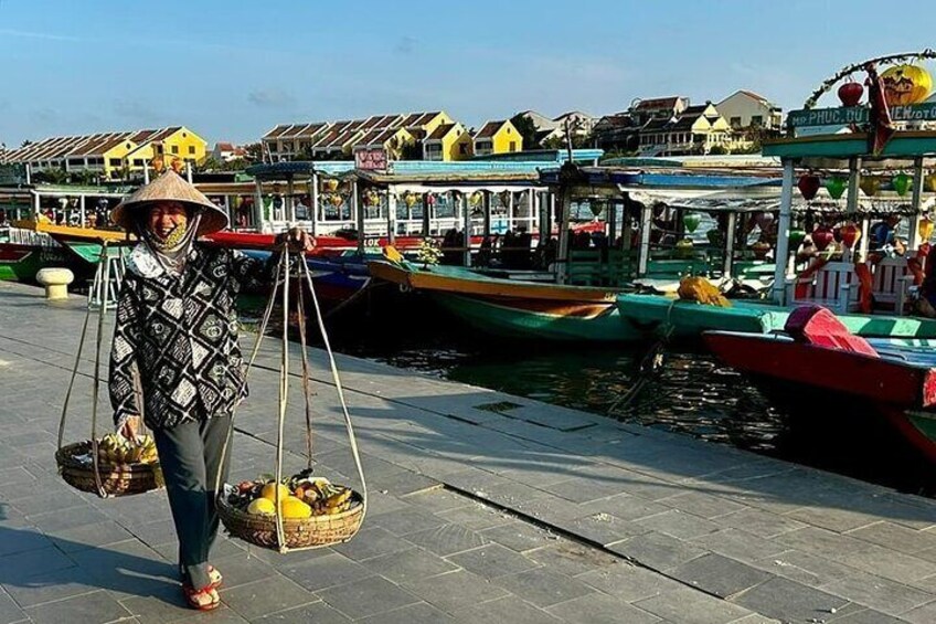 Hoi An Night Market with Hoi an walking Tour , Colourful Lanterns, Boat Ride 