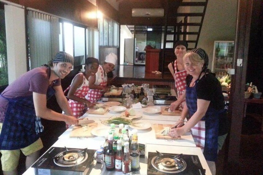 Thai Cooking Class with Local Market Tour in Koh Samui