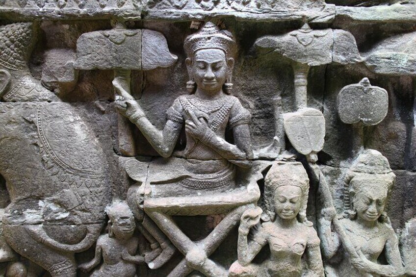 Bike the Angkor Temples Day Tour with Lunch included