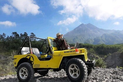 Yogyakarta Jeep Lava Tour Merapi with English / Dutch / Italian / French Gu...