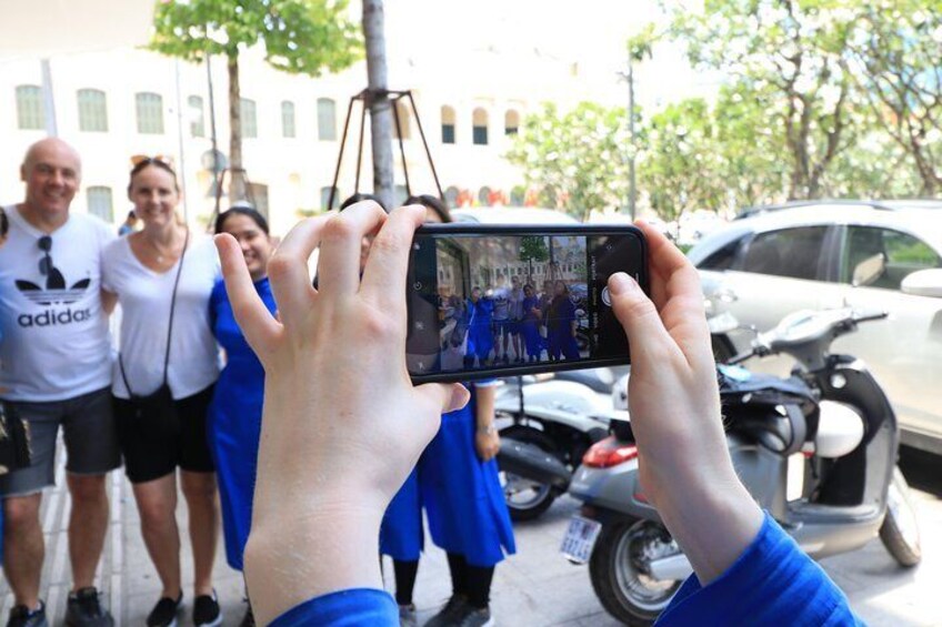 Ready to start the tour? Take a photo first!