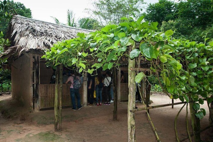 Cao Dai Temple - Cu Chi Tunnels 1 Day Tour