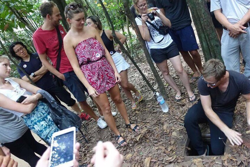 Cao Dai Temple - Cu Chi Tunnels 1 Day Tour