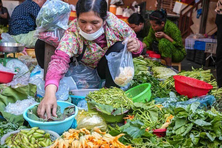 Phnom Penh Morning Market & Food Tour by Tuktuk - Includes All Food & Drinks!