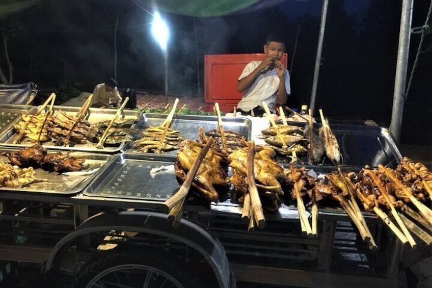 Siem Reap 60 Night street foodie tour By Motorcycle