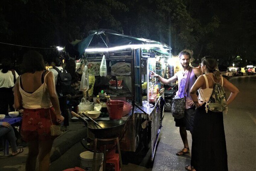 Siem Reap 60 Night street foodie tour By Motorcycle