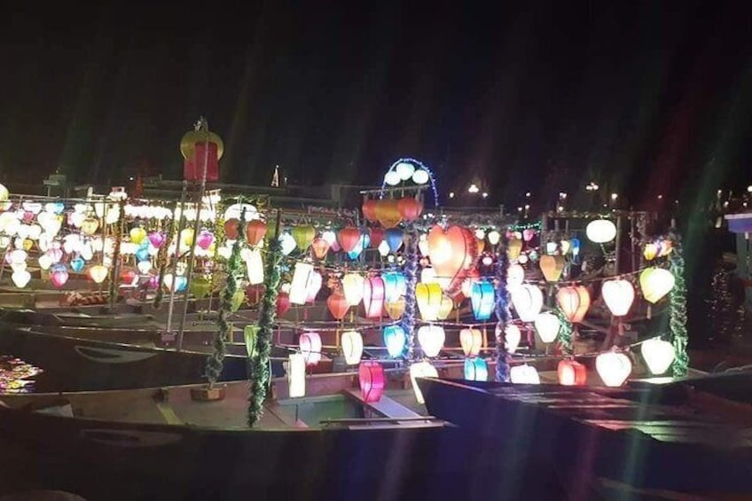 Amazing Hoi An city Tour with Night Market, Lanterns, Boat Ride