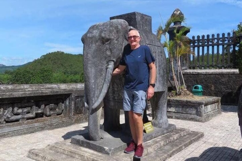 HUE Imperial Palace,Royal King Tomb,Perfume River via HAI VAN PASS,Lang Co Beach