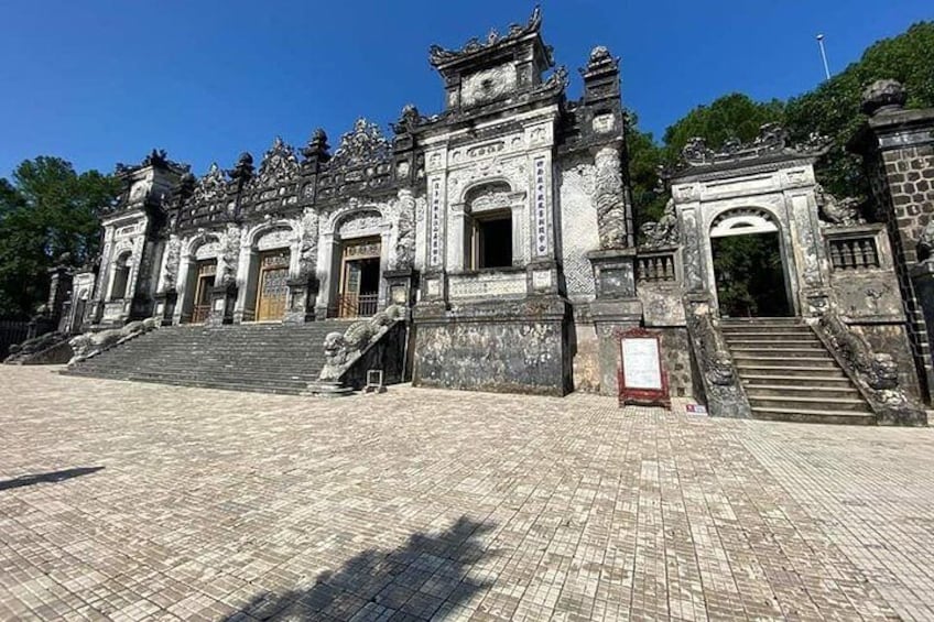 Guided FulldayTour to Visit Hue Imperial Palace, Royal King Tomb & Perfume River
