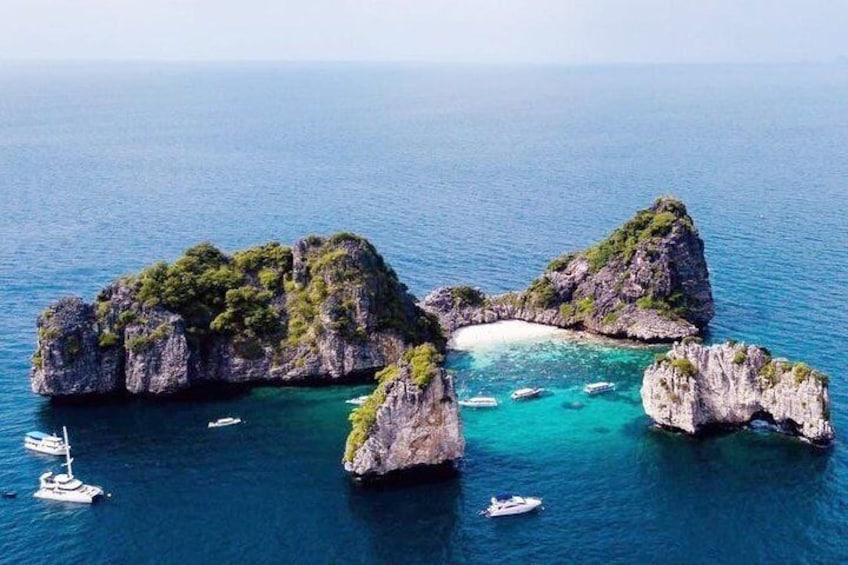 A full Day Ha & Rok islands from Koh Lanta( By Speed Boat)