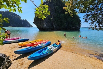 Half day 3 island, Kayaking (Talabeng Sea Cave)