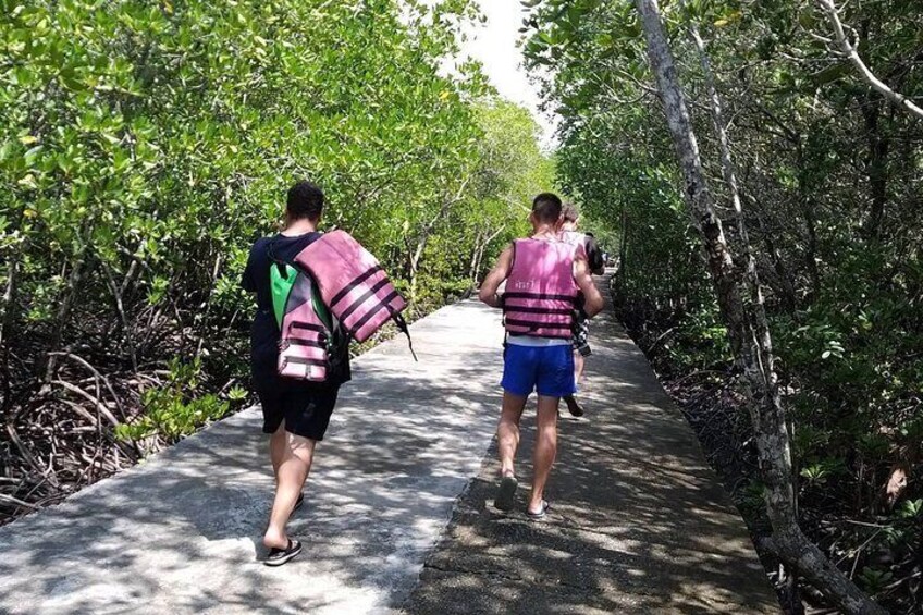 Koh Lanta half day Kayaking (Talabeng Sea Cave)