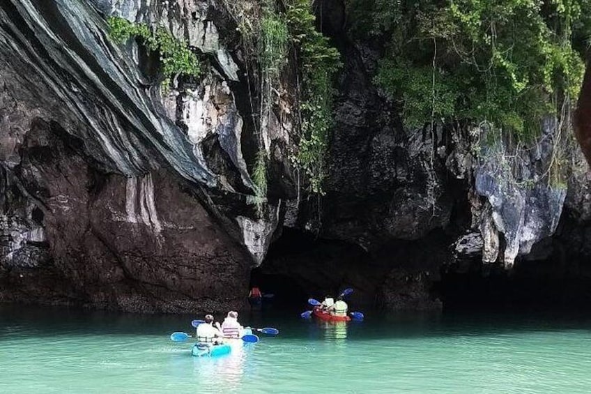 Talabeng Island Sea cave