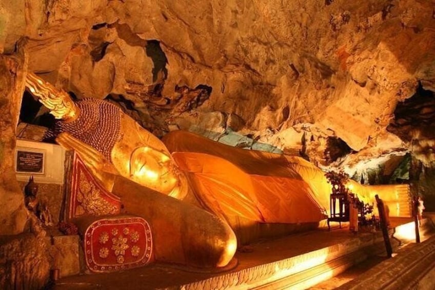 Situated approximately 5 kilometres from Petchaburi, the Khao Luang Cave is a local pilgrimage site. The caves are home to 170 revered golden Buddha statues, placed by one of the Rama Kings