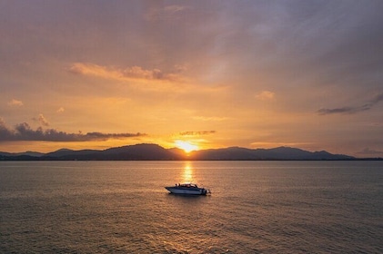 Phi Phi Island Shark spotting sunset tour by Simba Sea Trips