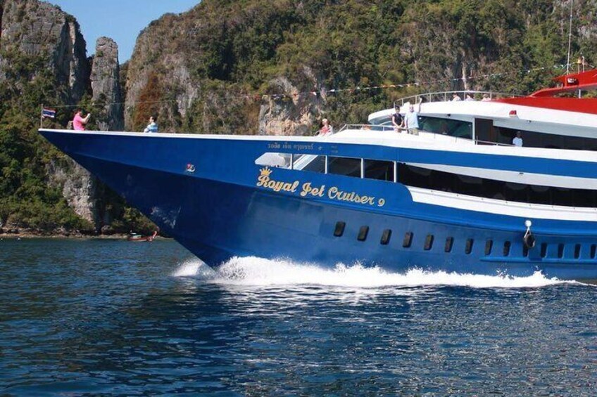 Phi Phi Island Tour by Royal Jet Cruiser from Phuket including Buffet Lunch