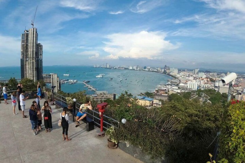 Selfie City & Temple Tour of Pattaya including Lunch