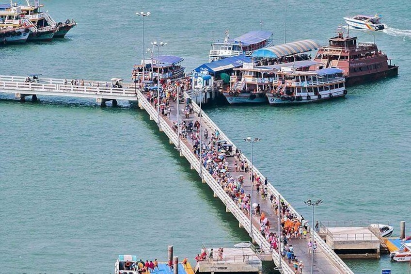 Selfie City & Temple Tour of Pattaya including Lunch