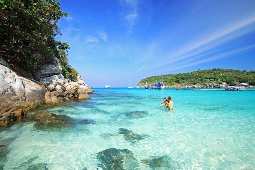 Raya Island Tour