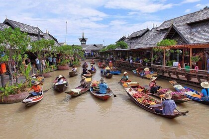 Pattaya Floating Market with Free Pattaya City Tour
