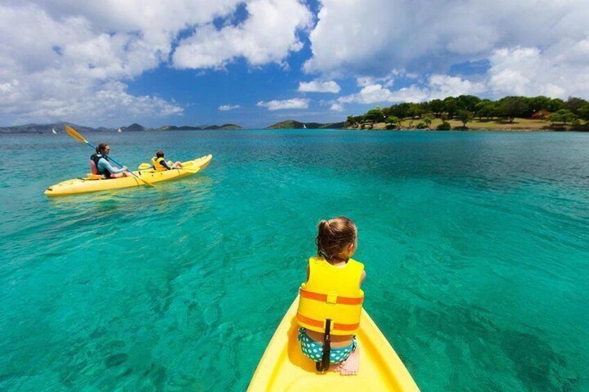 Sea canoeing with the little ones